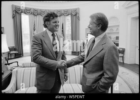 Jimmy Carter avec le sénateur Edward Kennedy Banque D'Images