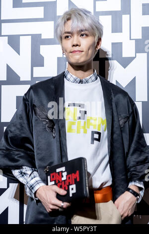 Chanteur taïwanais Lin Yanjun, également connu sous le nom de Evan, Lin garçon chinois de neuf pour cent du groupe assiste à une célébration partie à lancer de nouveaux produits LongchampLGP Banque D'Images