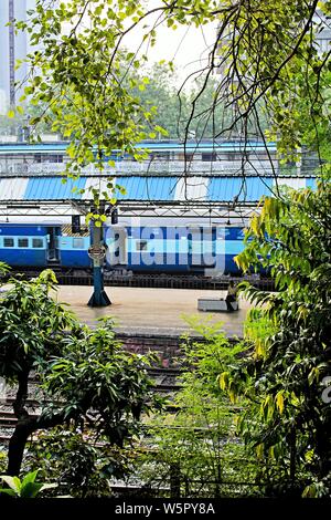 La gare de Mahalaxmi Mumbai Maharashtra Inde Asie Banque D'Images