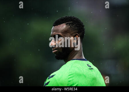 Joueur de football australien Bernie Ibini-Isei, également connu simplement comme Bernie Ibini, de Corée du Sud de Jeonbuk Hyundai Motors FC prend part à une session de formation s Banque D'Images