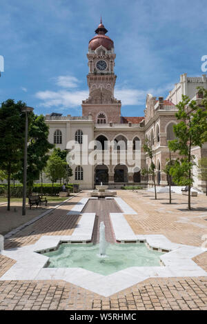 La Malaisie, Kuala Lumpur : Tour de l'horloge du Sultan Abdul Samad Building dans le quartier colonial Banque D'Images