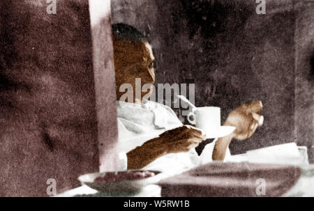 Mahatma Gandhi pendant la maladie de l'hôpital Sassoon Poona Maharashtra Inde Asie Mars 1924 Banque D'Images