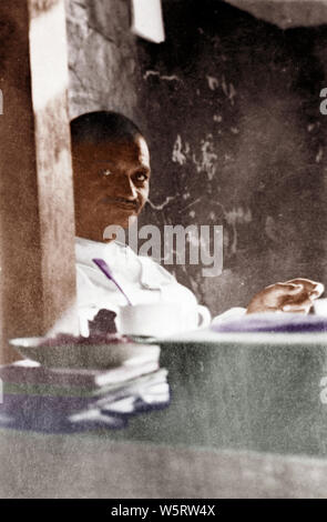 Mahatma Gandhi pendant la maladie à l'hôpital de Sassoon Poona Maharashtra Inde Asie Mars 1924 Banque D'Images