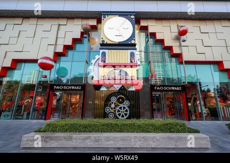 --FILE--Vue de la FAO Schwarz's flagship store à Beijing, Chine, 31 mai 2019. Marché du jouet de la Chine est à un nouveau 'normal' avec la demande plus de tren Banque D'Images
