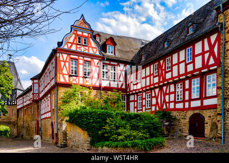 Château Idstein avec maison à pans de bois de Taunus, Allemagne Banque D'Images