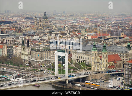 Elisabeth pont sur le Danube à Budapest. Hongrie Banque D'Images