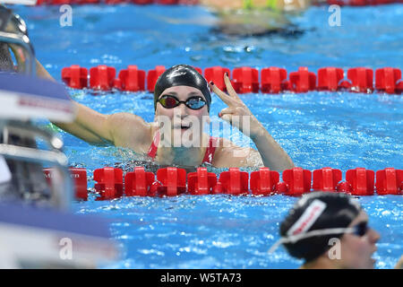 Annie Lazor des USA célèbre après avoir remporté le 200 m brasse Femmes lors de la 14e finale aux Championnats du Monde de Natation FINA (25m) à Hangzhou ci Banque D'Images
