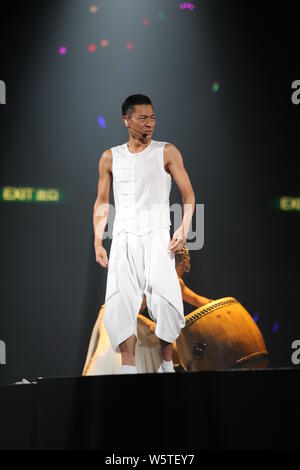 Hong Kong l'acteur et chanteur Andy Lau Te-wa effectue durant son concert à Hong Kong, Chine, 15 décembre 2018. Il y a déjà huit ans que Andy Lau Banque D'Images