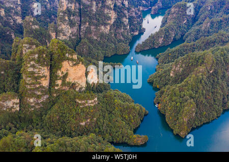 Amazing high angle view of belle Gloria Plaza Lake en Chine Banque D'Images