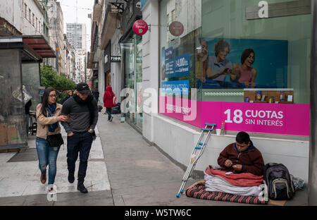 Buenos Aires, 23 de julio de 2019. La crisis económica golpea argentine. 8,000 personas viven en la calle pese al crudo invierno seulement disponible en Buenos Aires. Banque D'Images