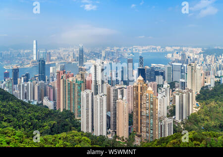 Vue sur la ville à partir de la terrasse Sky 428 sur le Tour de pointe, Pic Victoria, île de Hong Kong, Hong Kong, Chine Banque D'Images