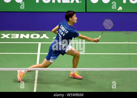 En plus de la Chine Chen renvoie une Pornpawee Chochuwong à coup de la Thaïlande dans leur premier match de simple féminin au cours de la-YONEX SUNRISE Hong Ko Banque D'Images