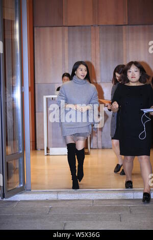 L'actrice sud-coréenne Ye Ji-won pose au cours de la cérémonie d'ouverture de la 3e Tournée du cinéma français à Séoul, Corée du Sud, le 15 novembre 2018. Banque D'Images