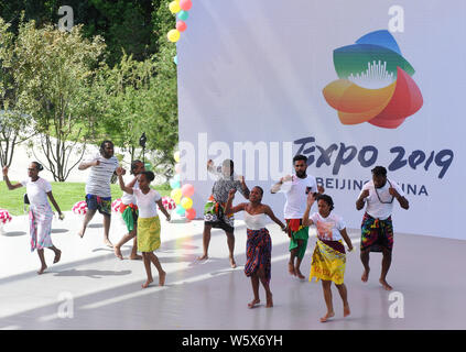 Beijing, Chine. 30 juillet, 2019. Acteurs du Vanuatu effectuer pendant la journée "Vanuatu" événement à l'Exposition Horticole Internationale de Beijing à Beijing, capitale de Chine, le 30 juillet 2019. Le 'Jour Vanuatu' événement a eu lieu à l'Exposition Horticole Internationale de Beijing mardi. Credit : Zhang Chenlin/Xinhua/Alamy Live News Banque D'Images