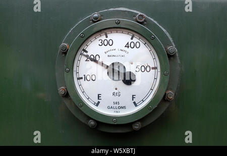 Sur la jauge de carburant diesel vieux train, Norfolk, Angleterre Banque D'Images