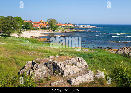 Vue sur plage de sable blanc de Rural Strand sur matin ensoleillé, Allinge, île de Bornholm, mer Baltique, Danemark, Europe Banque D'Images