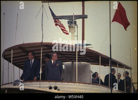 Richard Nixon et Leonid Brejnev à bord du yacht présidentiel, Sequoia. ; la portée et contenu : Sur la photo : Richard M. Nixon, Leonid Brejnev. Banque D'Images