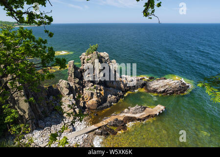 Formation d'Libertsklippen rock robuste à Helligdomsklipperne, près de Gudhjem, Bornholm, mer Baltique, Danemark, Europe Banque D'Images