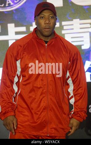 Jamaican-American IFBB bodybuilder professionnel Shawn Rhoden est photographié lors d'un concours de culturisme à Shanghai, Chine, le 13 novembre 2018. Banque D'Images