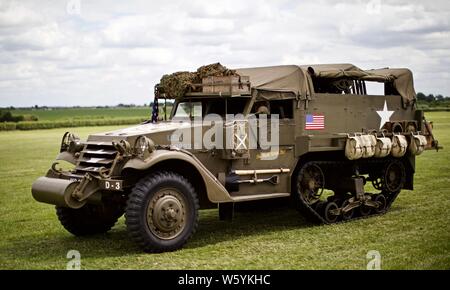 1940 WWII U.S ARMY armoured personnel carrier M3 demi-piste à Shuttleworth Airshow militaire le 7 juillet 2019 Banque D'Images