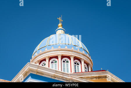 Dôme de Saint Nicholas Church à Ermoúpoli, l'île de Syros. Banque D'Images