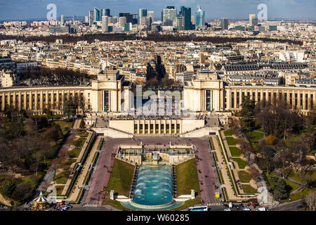 Paysage urbain de Paris vu du haut de la Tour Eiffel Banque D'Images