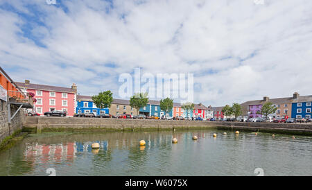 Le port intérieur de la ville de Gallois colorés, Aberaeron Ceredigion, North West Wales, UK Banque D'Images