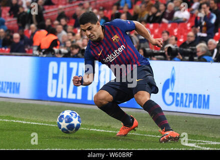 Londres, ANGLETERRE - 3 octobre, 2018 : Luis Suarez de Barcelone en photo au cours de l'UEFA Champions League 2018/19 Groupe B match entre Tottenham Hotspur (Angleterre) et le FC Barcelone (Espagne) au stade de Wembley. Banque D'Images