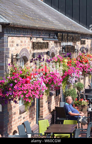 Le Connétable d'Angleterre, un pub à Wetherspoons Gloucesters quai historique de Gloucester, Royaume-Uni Banque D'Images