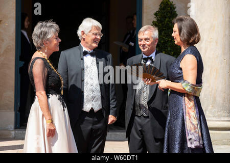 Brigitte Merk Erbe mit Thomas Erbe und Ilse Aigner mit Begleitung