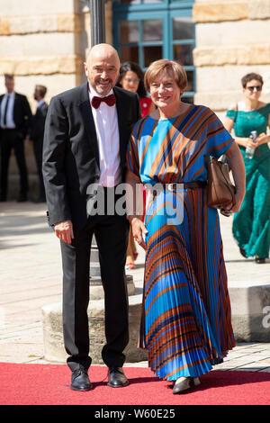 Christian Neureuther mit Ehefrau Rosi Mittermaier bei der Eröffnung der Richard-Wagner-Festspiele 2019 mit der Premiere der Oper 'Tannhäuser' im Bayre Banque D'Images