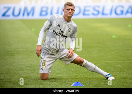 Munich, Allemagne. 30 juillet, 2019. Matches de football : la coupe d'Audi, à l'Allianz Arena, demi-finale : Real Madrid - Tottenham Hotspur. Toni Kroos de Madrid se réchauffe avant le match. Credit : Matthias Balk/dpa/Alamy Live News Banque D'Images