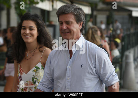 Madrid, Espagne. 30 juillet, 2019. Cayetano Martinez de Irujo (R) et Bárbara Mirjan arriver au Teatro Real de Madrid pour un concert de Flamenco José Mercé. Credit : Jorge Sanz/Pacific Press/Alamy Live News Banque D'Images