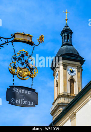 L'église paroissiale de St Oswald à Traunstein, Oberbayern, Allemagne, Europe. Banque D'Images