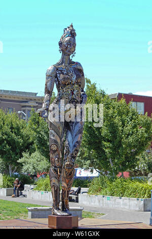 Un metal sculpture steampunk dans un parc du quartier de San Francisco. Banque D'Images