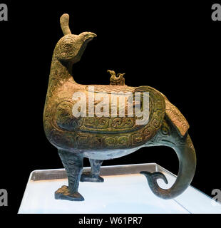 Cet oiseau a été creusé en forme de Zun au cimetière de Marquis de Jin à l'Beizhao village, Quwo county, Shanxi. Il date de la dynastie Zhou de l'Ouest Banque D'Images