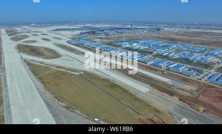 Une vue aérienne de l'Aéroport International de Qingdao Jiaodong en construction à Shanghai à la périphérie de la ville de Qingdao, Shandong en Chine de l'est pr Banque D'Images