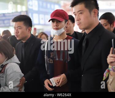 Chanteur et acteur japonais Ryota Katayose de générations d'exil groupe garçon tribu arrive à l'aéroport international Beijing Capital avant departu Banque D'Images