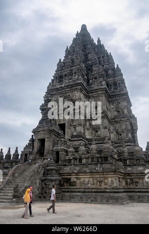 Rara Jonggrang ou Prambanan est un 9ème siècle temple hindou composé dans la région spéciale de Yogyakarta, Indonésie, dédiée à la Trimūrti. Banque D'Images