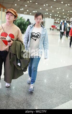 Chanteur chinois Zhang Zhang Liangying Jane ou arrive à l'aéroport international Beijing Capital avant le départ à Beijing, Chine, 24 octobre 2018. Banque D'Images