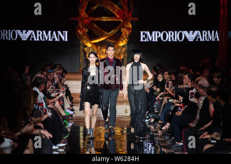 Modèles affichent de nouvelles créations au défilé d'Emporio Armani pendant la deuxième Sands Macao Fashion Week à Macao, Chine, 18 octobre 2018. Banque D'Images