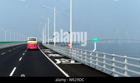 Vue sur la mer de pont, le pont Hong Kong-Zhuhai-Macao en Chine du Sud, 24 octobre 2018. Le pont Hong Kong-Zhuhai-Macao, Banque D'Images