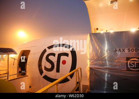 --FILE--un Boeing 767 cargo de SF Jet Airlines est photographié à Nantong Xingdong dans l'Aéroport International de la ville de Nantong, province du Jiangsu en Chine de l'Est, 14 Banque D'Images