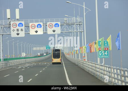 Vue sur la mer de pont, le pont Hong Kong-Zhuhai-Macao en Chine du Sud, 24 octobre 2018. Le pont Hong Kong-Zhuhai-Macao, Banque D'Images