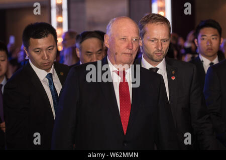 Le roi norvégien Harald V, centre, assiste à l'Norway-China Business Summit 2018 : Pionnier des solutions durables à Beijing, Chine, 16 octobre 2018. Banque D'Images