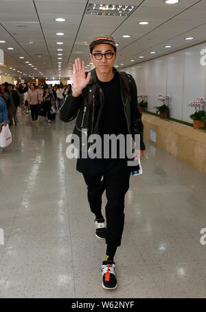 **Hors de la Corée du Sud, Taiwan**acteur Cha Seung-won est photographié après son arrivée à l'aéroport de Taipei, Taïwan, 13 octobre 2018. Banque D'Images