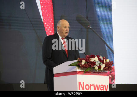 Le roi norvégien Harald V prononce le discours au Sommet des affaires 2018 Norway-China : Pionnier des solutions durables à Beijing, Chine, 16 Octobre Banque D'Images