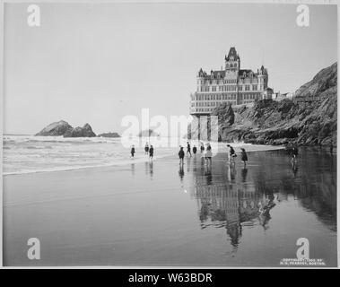 Cliff House et Seal Rocks. ; la portée et contenu : une sortie à la plage de San Francisco. Par Peabody, 1902 Banque D'Images