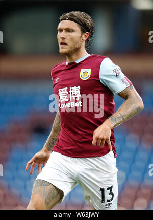 Burnley's Jeff Hendrick en action contre Nice, lors de la pré-saison match amical à Turf Moor, Burnley. Banque D'Images