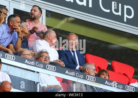 Munich, Allemagne. 30 juillet, 2019. Munich, Allemagne Le 30 juillet 2019 : Audi Cup - 2019 - Real Madrid. Tottenham Hotspur Le Président Uli Hoeness (Bayern Munich) et de gestion Président Karl Heinz Rummenigge (FC Bayern Munich) | Conditions de crédit dans le monde entier : dpa/Alamy Live News Banque D'Images